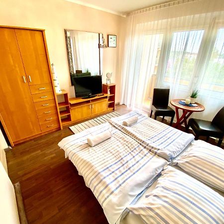 Aqua Blue Apartmanok - Siofok Ngoại thất bức ảnh