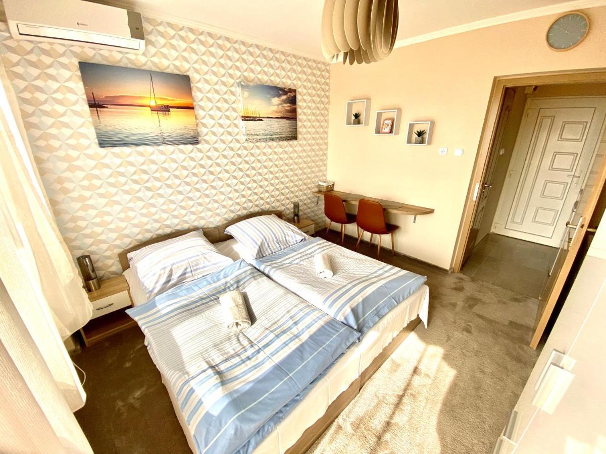 Aqua Blue Apartmanok - Siofok Ngoại thất bức ảnh