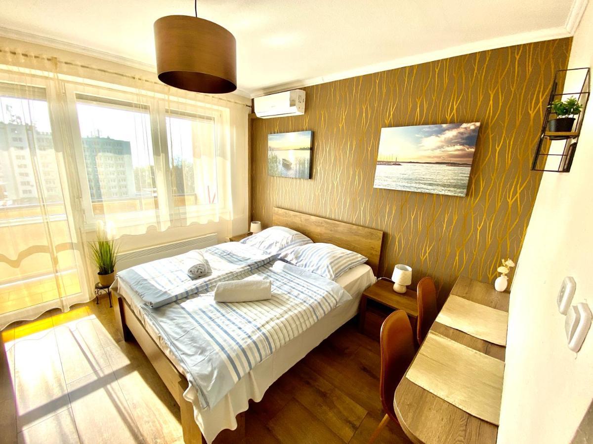 Aqua Blue Apartmanok - Siofok Ngoại thất bức ảnh