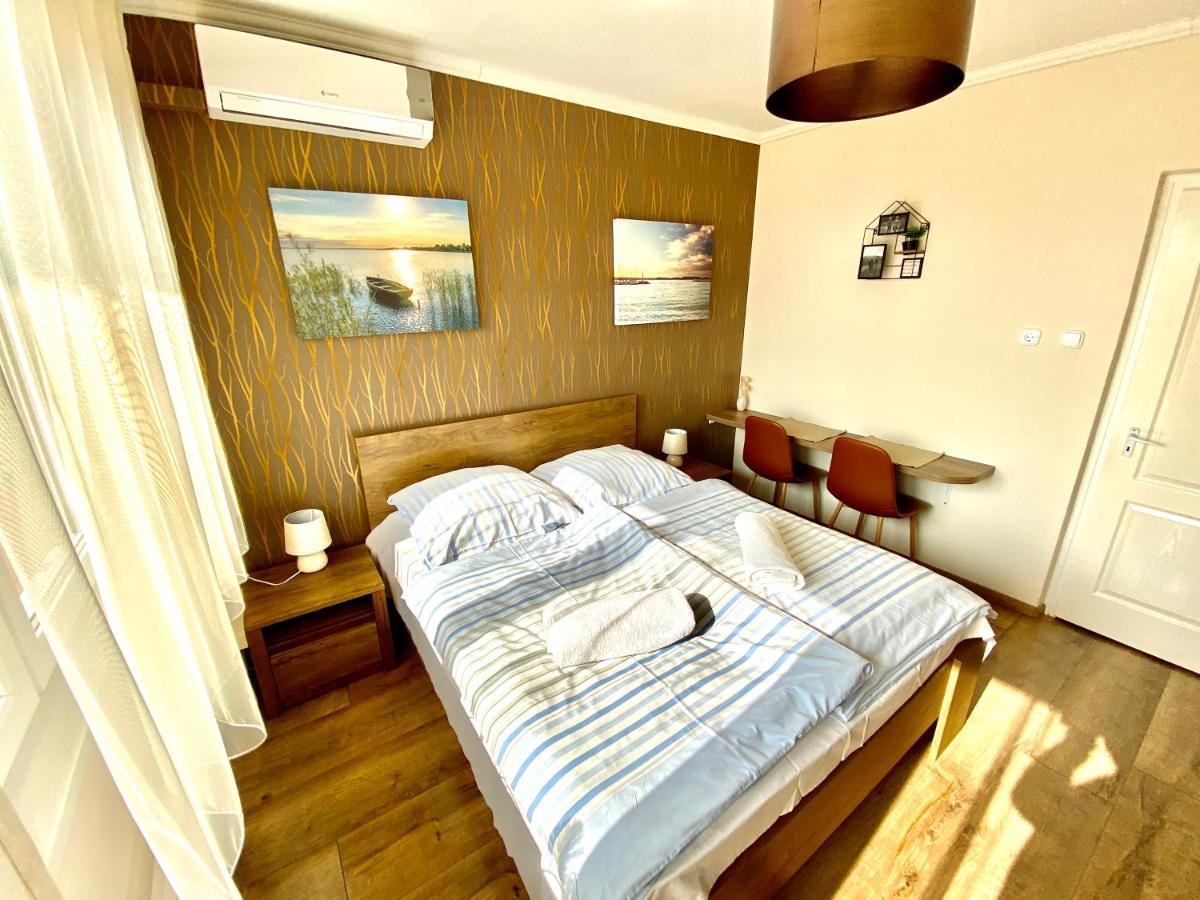 Aqua Blue Apartmanok - Siofok Ngoại thất bức ảnh
