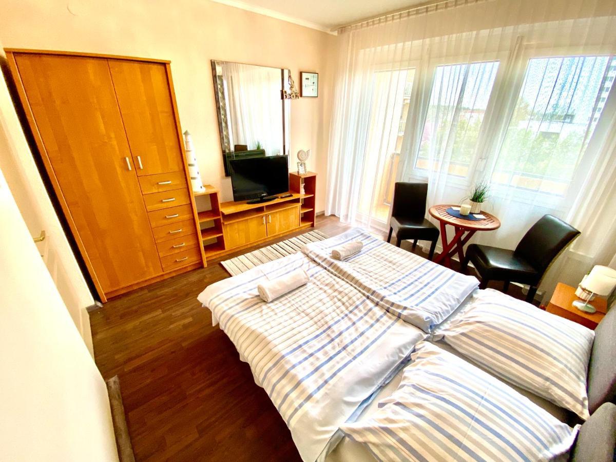 Aqua Blue Apartmanok - Siofok Ngoại thất bức ảnh