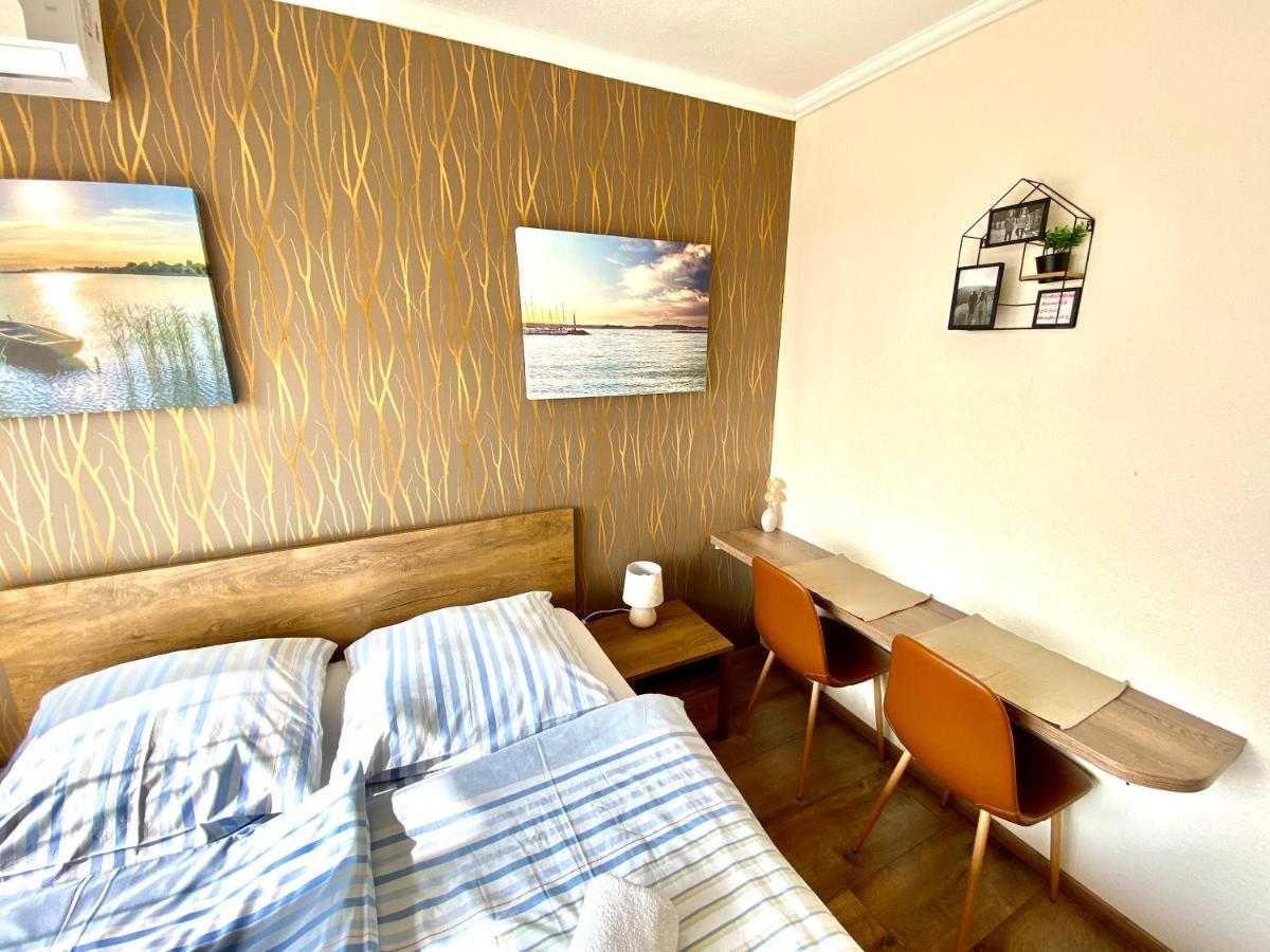 Aqua Blue Apartmanok - Siofok Ngoại thất bức ảnh