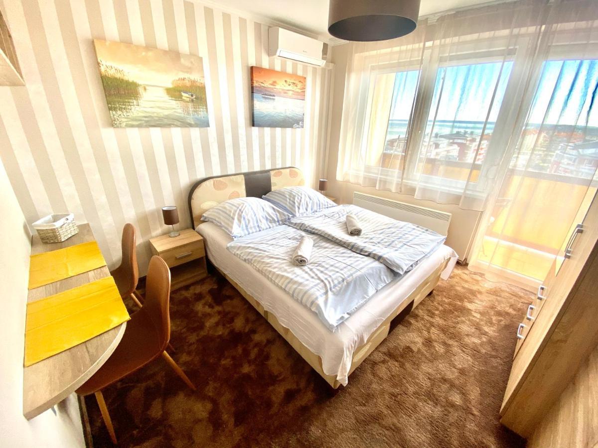 Aqua Blue Apartmanok - Siofok Ngoại thất bức ảnh