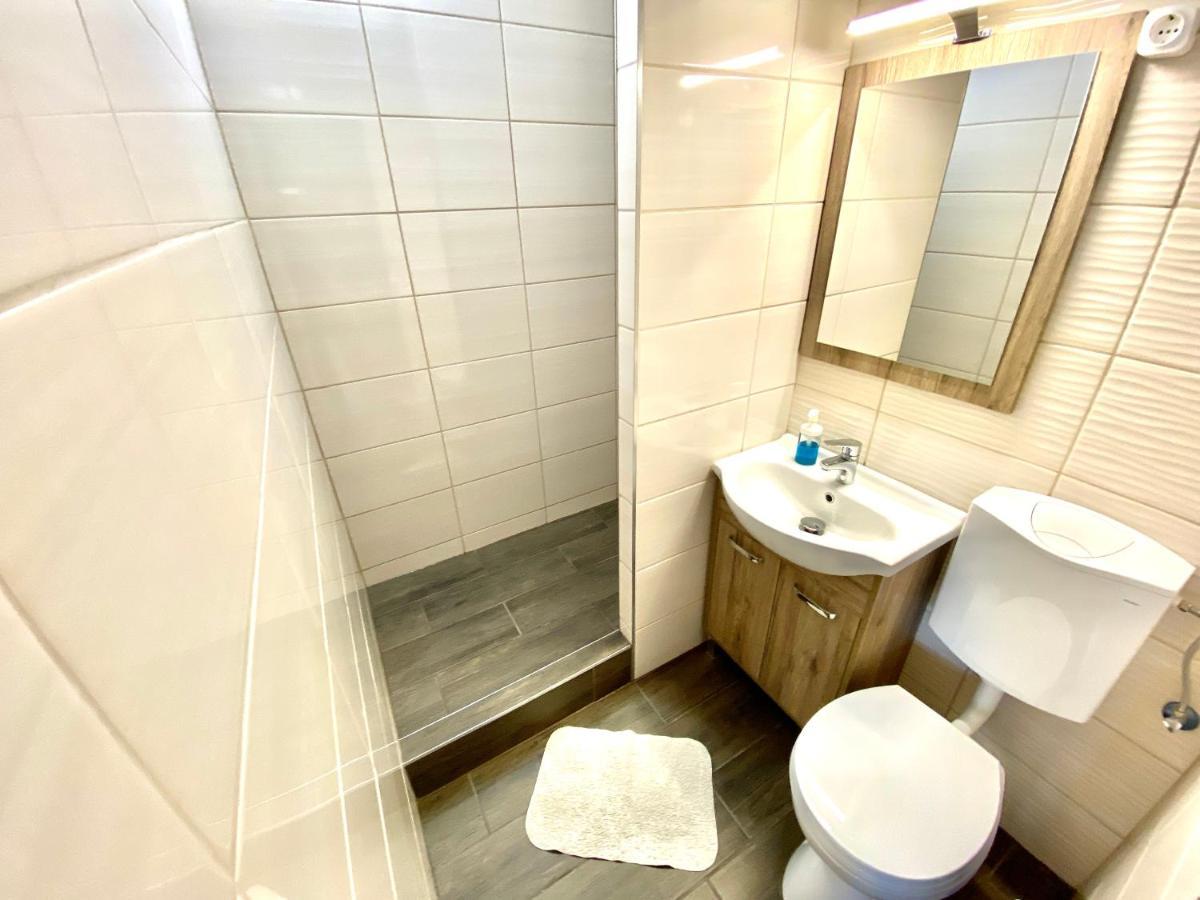 Aqua Blue Apartmanok - Siofok Ngoại thất bức ảnh