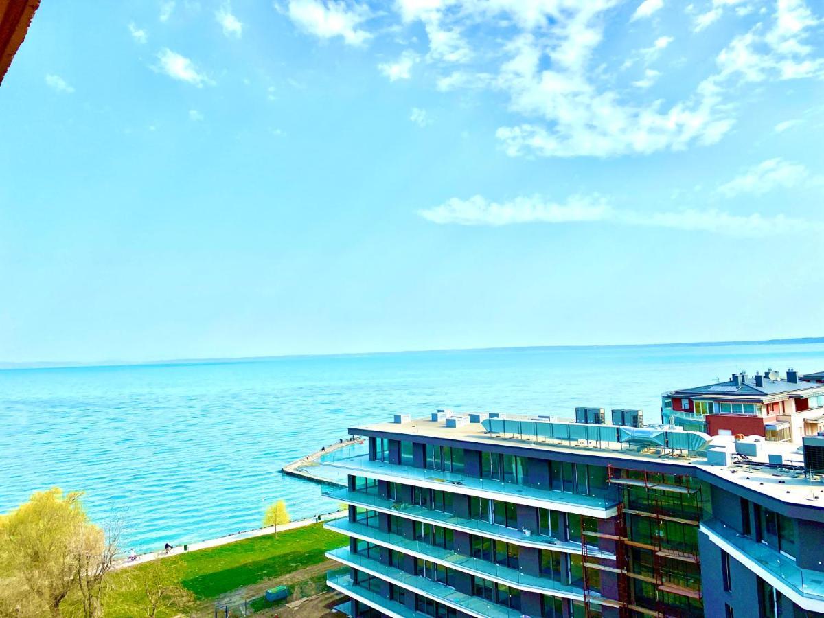 Aqua Blue Apartmanok - Siofok Ngoại thất bức ảnh